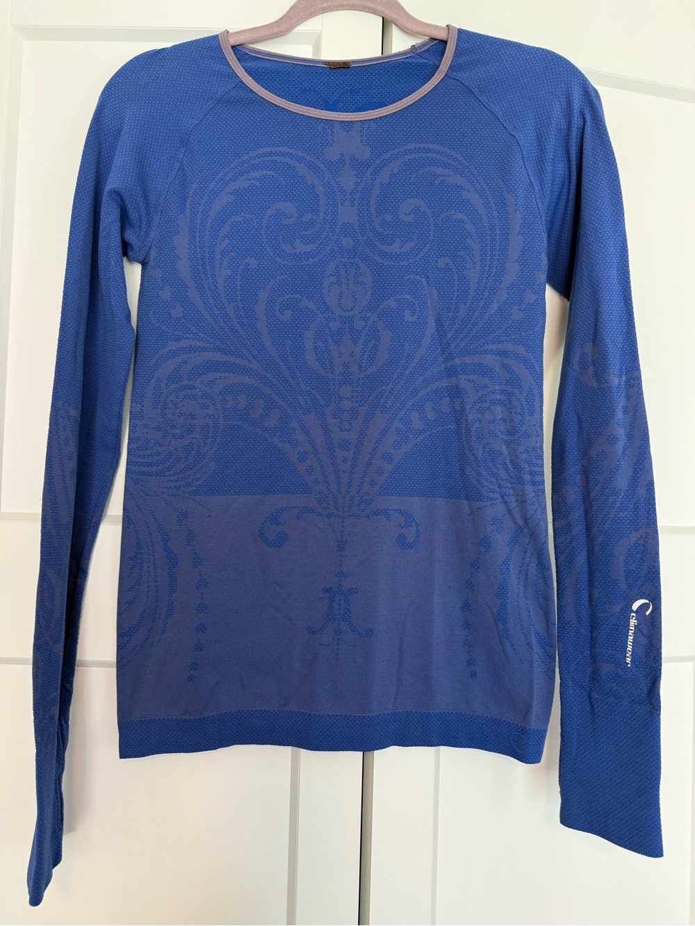 climawear Blue Scoop-Neck Seamless Long Sleeve Sweater with Subtle Jacquard